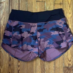 Lululemon size 6 Run Times 4 inch shorts